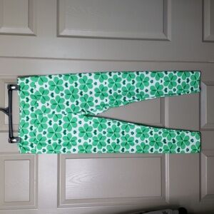 LuLaRoe green clover☘ St. patricks day leggins size Tall and curvy